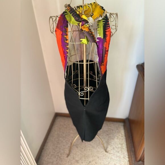 Trina Turk colorful print halter dress size 2 - Picture 11 of 11